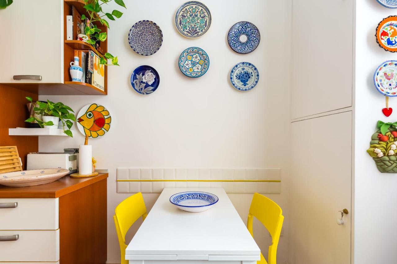 Casa Fiorita Apartment Napoli Bagian luar foto